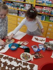 CORAZ BLIŻEJ ŚWIĘTA! – GRUPA IV PIECZE PIERNIKI