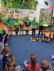 INSCENIZACJA TEATRALNA PT. „NA STRAGANIE” – GR V