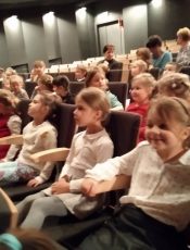 WYJAZD DO TEATRU „MASKA” NA SPEKTAKL PT. „WYSTARCZY BYĆ” – 18.04.2019 R.