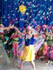 RODZICE – DZIECIOM: PRZEDSTAWIENIE PT. „KRÓLEWNA ŚNIEŻKA I SIEDMIU KRASNOLUDKÓW” – 4.06.2019 R.