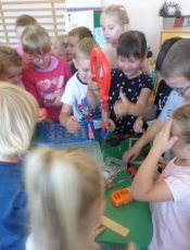 „FIZYKA DLA SMYKA”- WARSZTATY NA TEMAT MAGNETYZMU – GR IV, V, VI