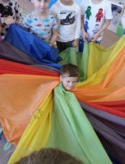 MUZYCZNE ZABAWY Z P. WALDKIEM – GRUPA III