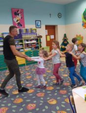 MUZYCZNE ZABAWY Z P.WALDKIEM – GRUPA VI