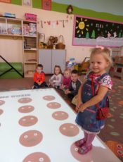 ZAJĘCIA Z PODŁOGĄ INTERAKTYWNĄ – GRUPA II