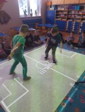 ZAJĘCIA Z PODŁOGĄ INTERAKTYWNĄ – GRUPA VI