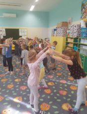 MUZYCZNE ZABAWY Z P.WALDKIEM – GRUPA V, VI