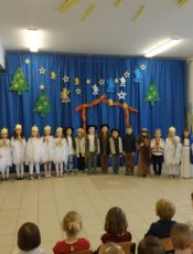 JASEŁKA W WYKONANIU GRUPY VI I SPOTKANIE OPŁATKOWE
