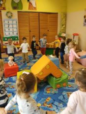 MUZYCZNE ZABAWY Z P.WALDKIEM – GR I, II