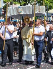 RELIGIA-BOŻE CIAŁO