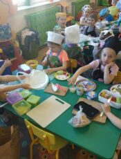 ROBIENIE KANAPECZEK – GRUPA III