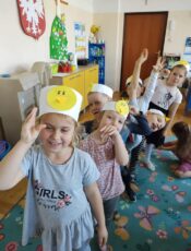 INSCENIZACJA PIOSENKI „FIVE LITTLE DUCKS” – JĘZYK ANGIELSKI GRUPA IV, V, VI