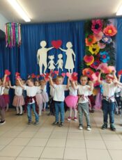 DZIEŃ MAMY I TATY – GRUPA II