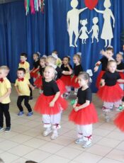 DZIEŃ MAMY I TATY – GRUPA III