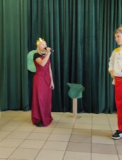 TEATRZYK W WYKONANIU UCZNIÓW SZKOŁY PODSTAWOWEJ