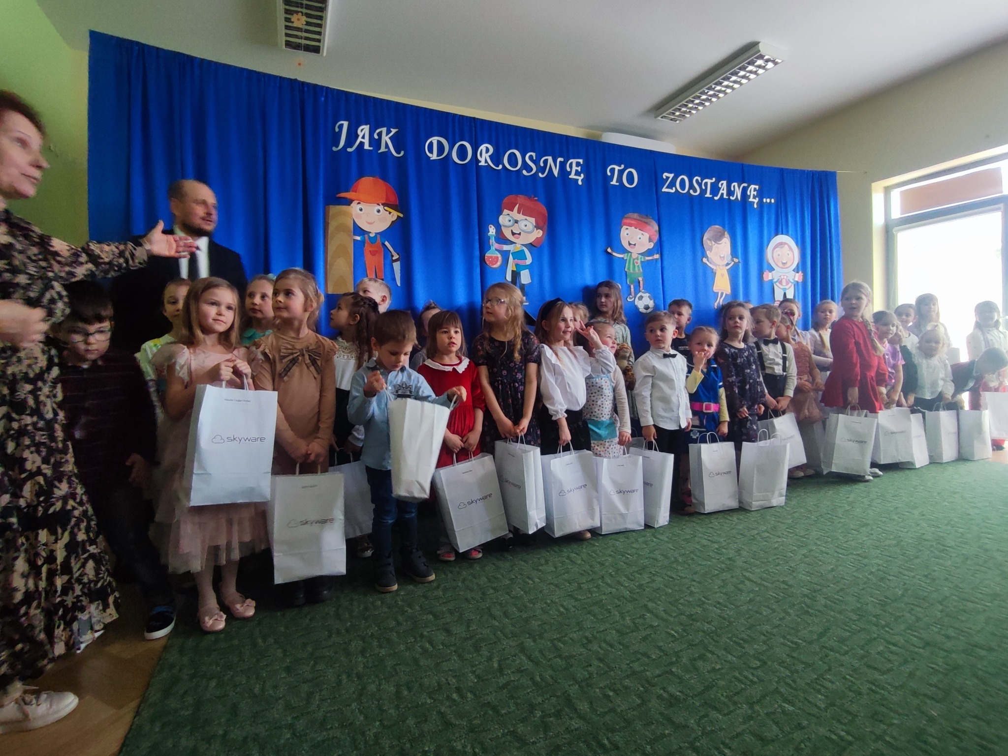 GMINNY KONKURS RECYTATORSKI „JAK DOROSNĘ TO ZOSTANĘ…”
